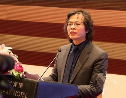 20年他带领企业从容转身，成为国内地板一线品牌