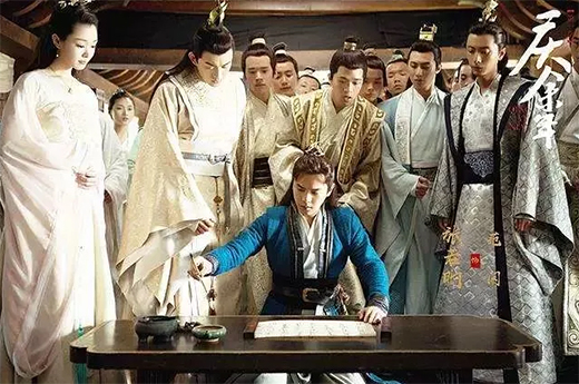 万达世家地板：匠心之作，只为陪你“庆余年”