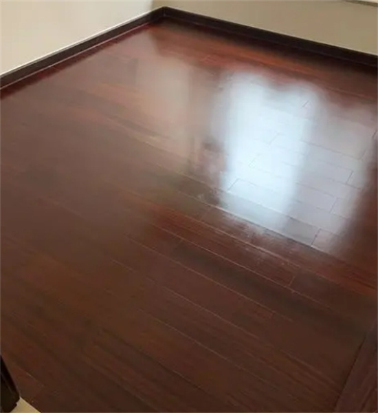 木地板保养秘籍：让你的地板焕然一新!